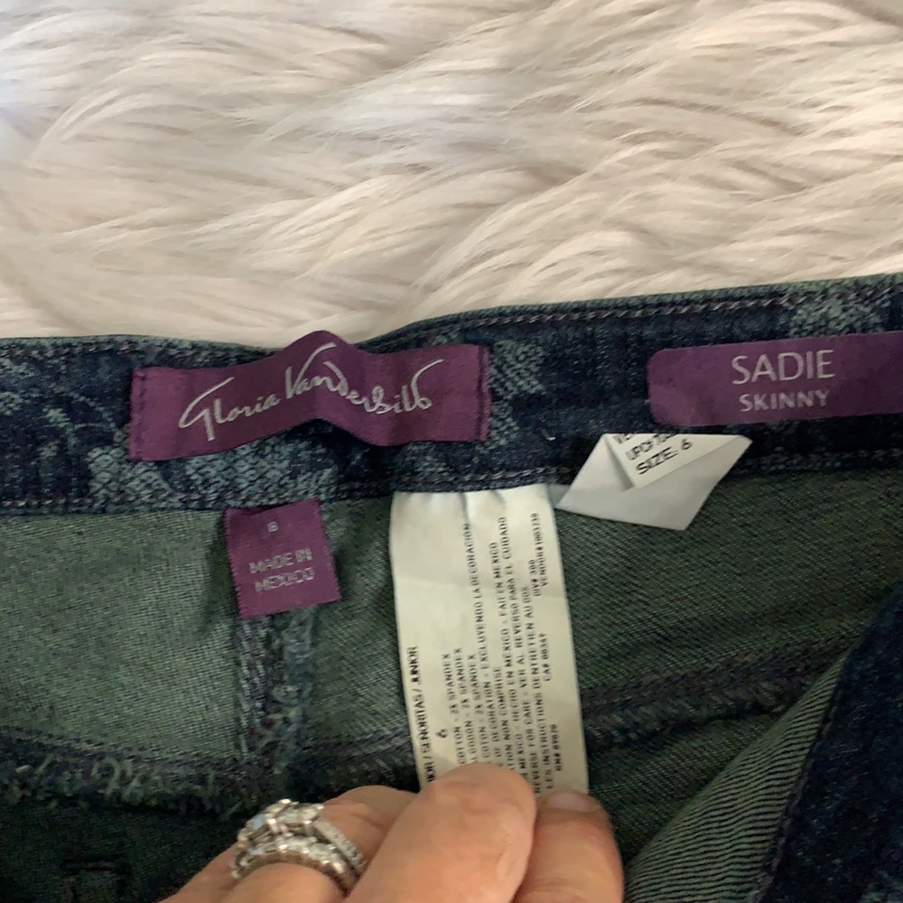 Gloria Vanderbilt Sadie skinny Floral Jeans - Picture 4 of 8